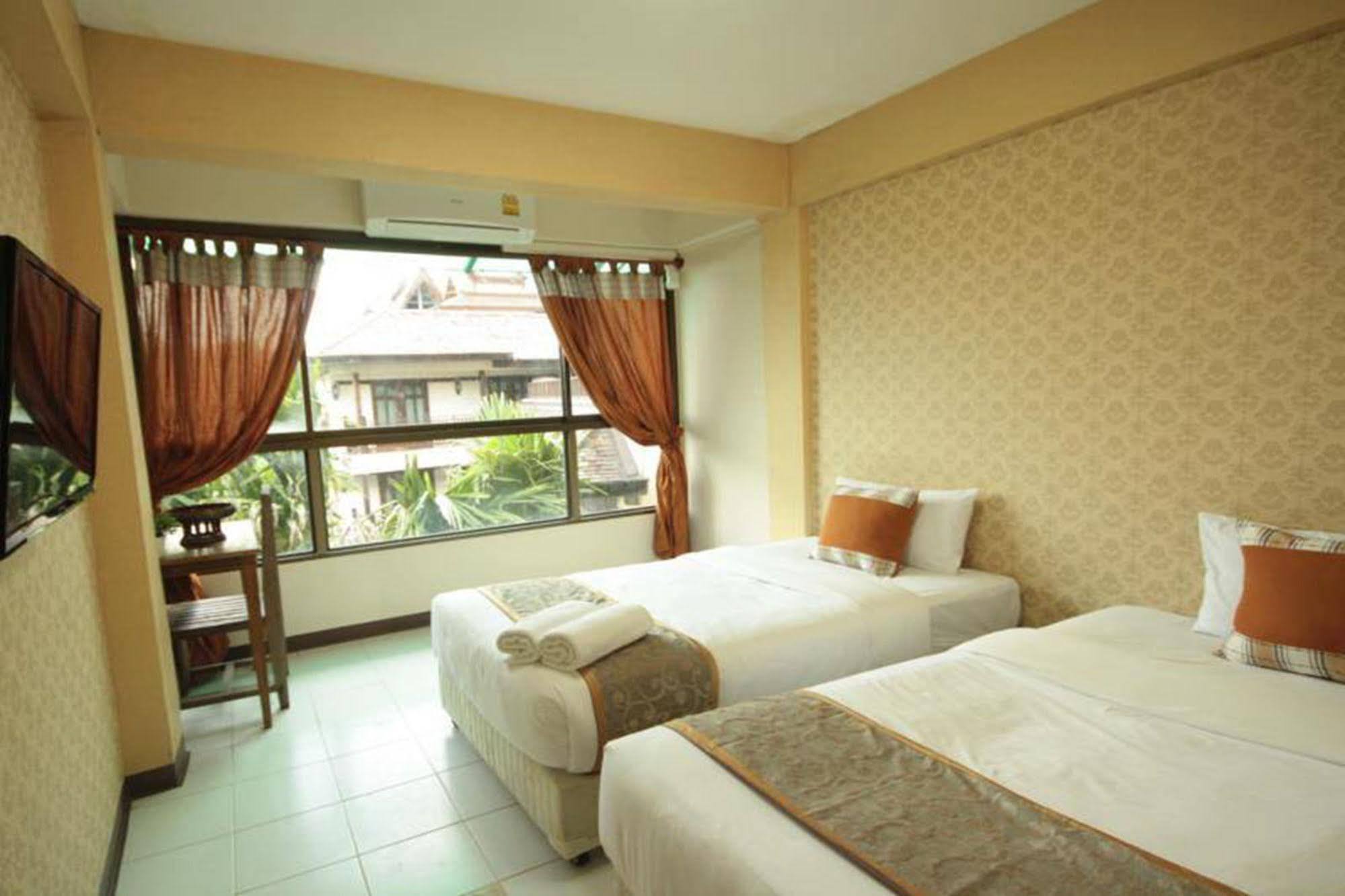 Thana Hotel Chiang Mai Exterior photo