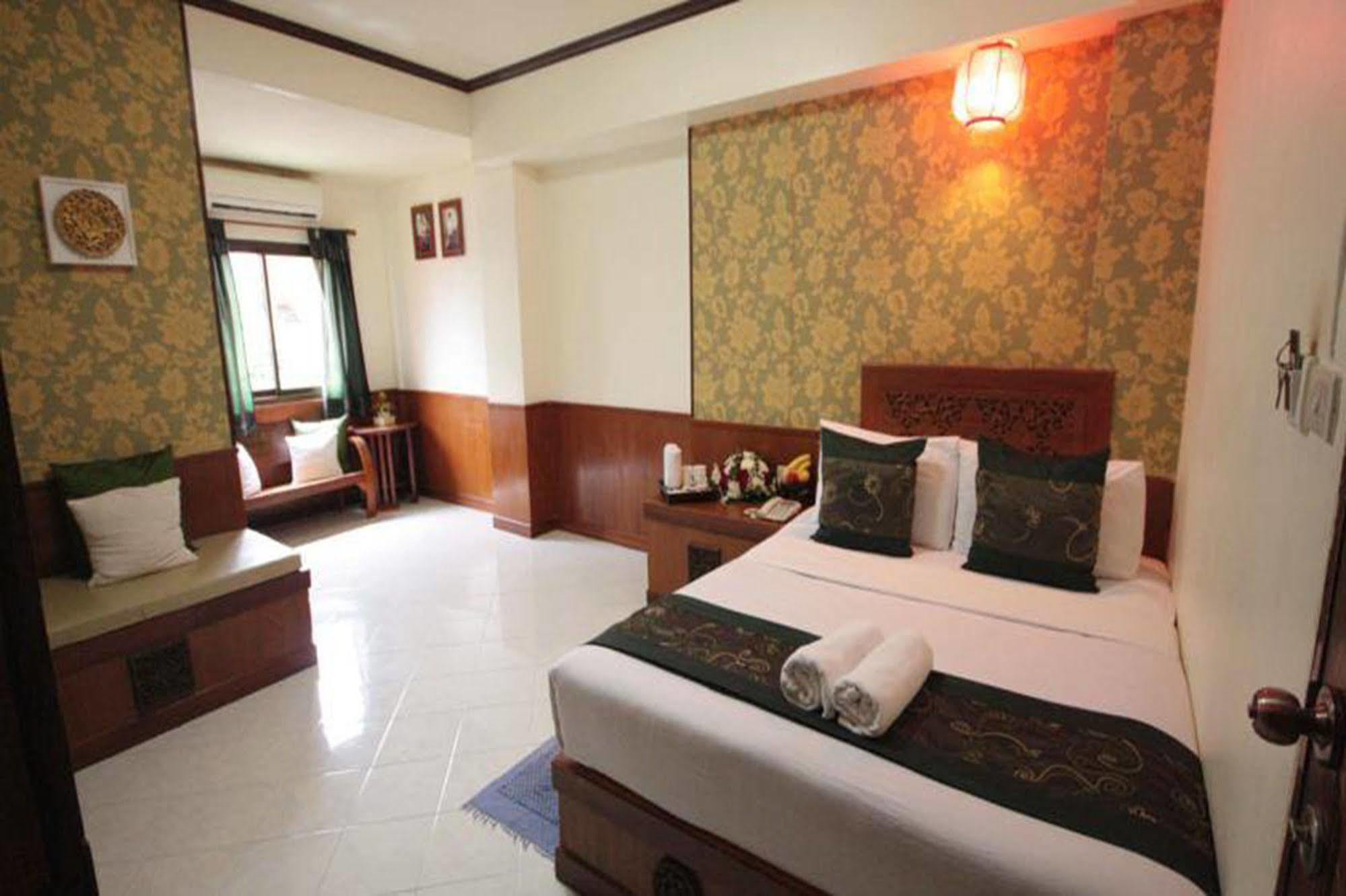 Thana Hotel Chiang Mai Exterior photo